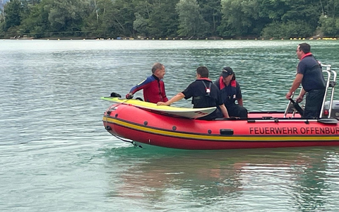 FW-OG: VORANKÜNDIGUNG: Wasserrettung - Stresstest für das optimierte Notfallsystem. Feuerwehren üben Wassernotfall am Schutterwälder Baggersee - Foto: presseportal.de