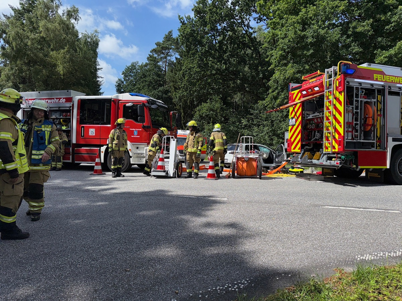 FW-SE: schwerer Verkehrsunfall auf der Bundesstraße 206 - Foto: presseportal.de
