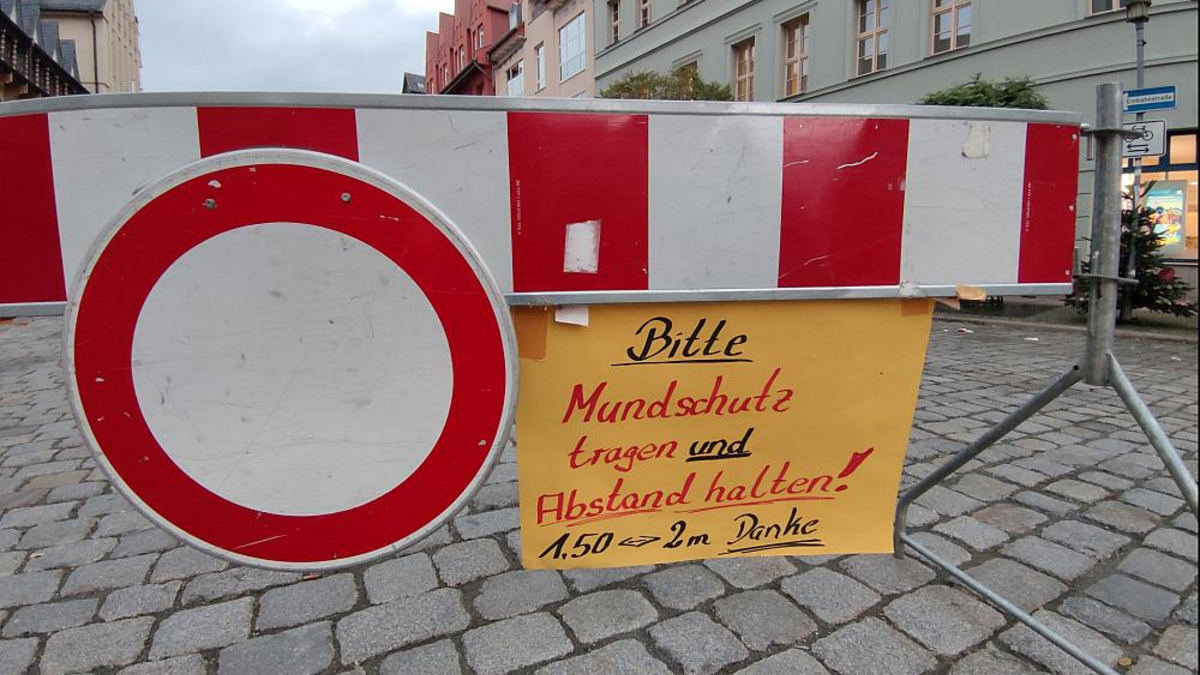 Corona-Hinweis (Archiv) - Foto: über dts Nachrichtenagentur