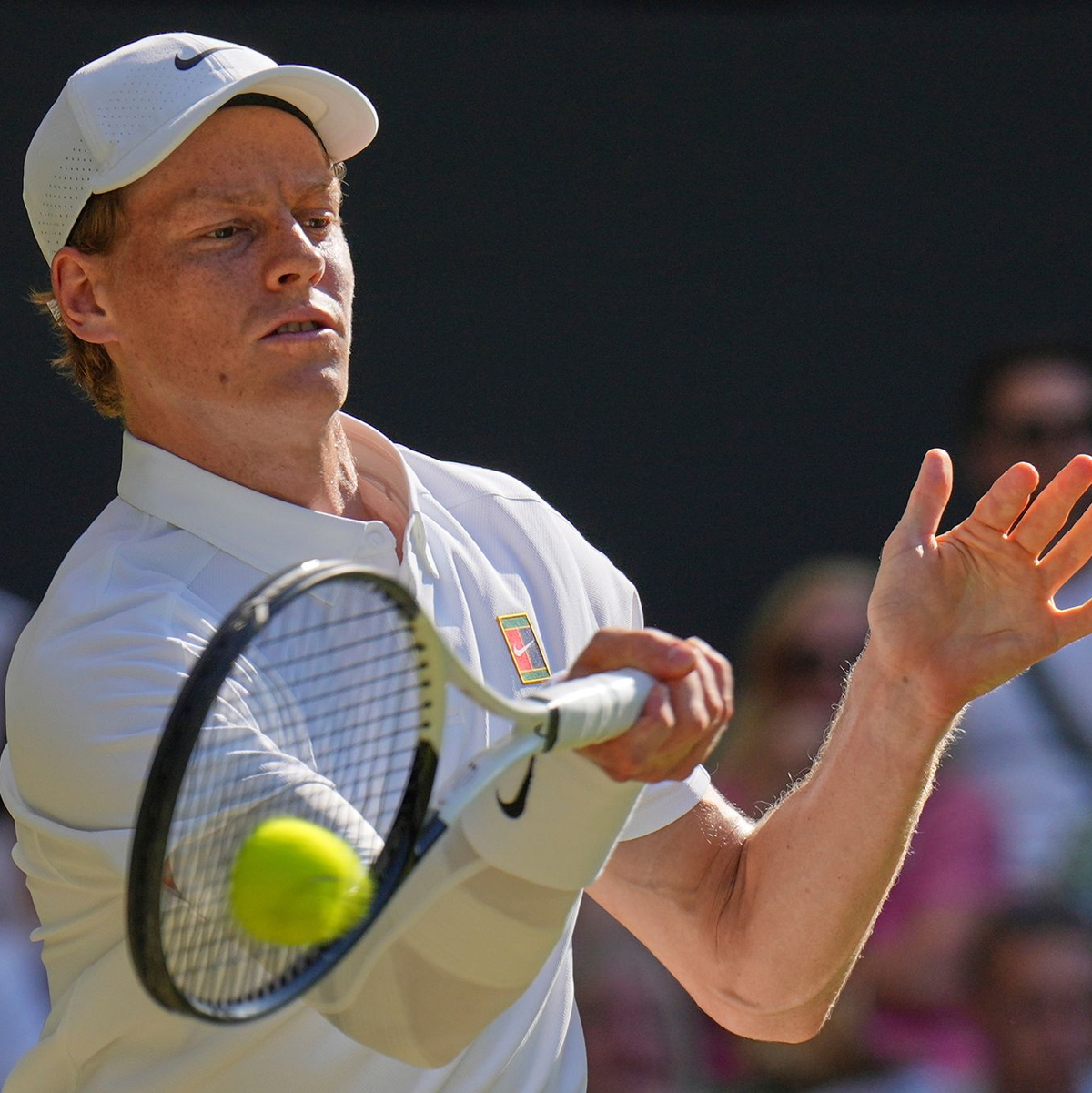 Jannik Sinner erreicht das Wimbledon-Finale gegen Carlos Alcaraz. - Foto: Kin Cheung/AP/dpa