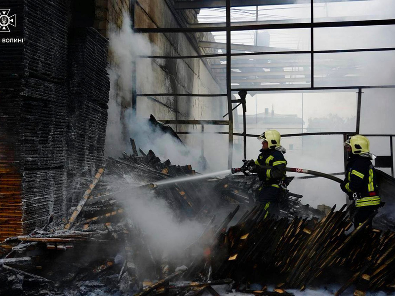Erneut wurde die westliche Region Wolhynien angegriffen. (Archivfoto) - Foto: Uncredited/Ukrainian Emergency Service/AP/dpa