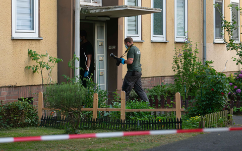 Die Polizei Dormagen fand am Freitagnachmittag in einer Wohnung eine 37-jährige Tote. - Foto: Vincent Kempf/dpa