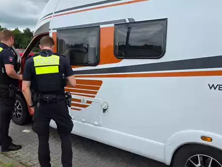 POL-EL: Wietmarschen - Verkehrskontrolle zum Ferienbeginn auf der A31 - Polizei zieht Bilanz (Foto) - Foto: presseportal.de