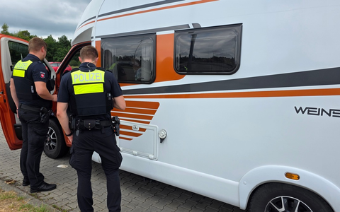 POL-EL: Wietmarschen - Verkehrskontrolle zum Ferienbeginn auf der A31 - Polizei zieht Bilanz (Foto) - Foto: presseportal.de POL-EL: Wietmarschen - Verkehrskontrolle zum Ferienbeginn auf der A31 - Polizei zieht Bilanz (Foto) - Foto: presseportal.de