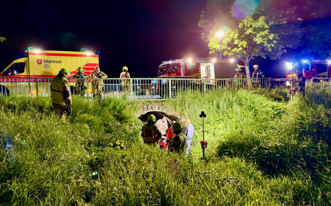 FW-OLL: Frau verletzt sich schwer bei Sturz in Entwässerungskanal - Foto: presseportal.de