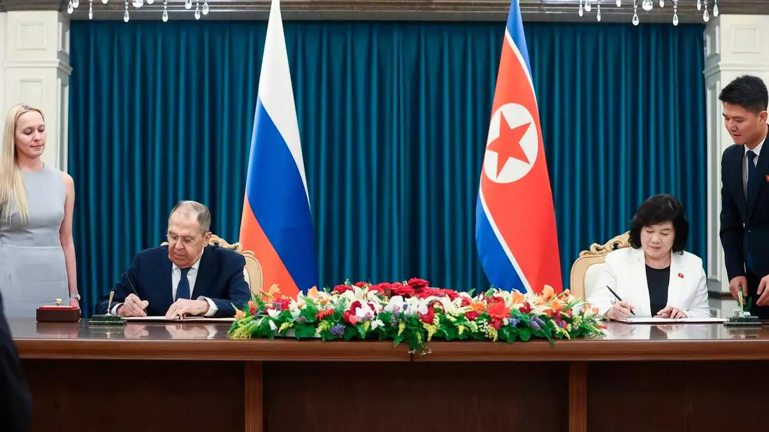 Schickt Nordkorea weitere Soldaten zur Unterstützung des russischen Kriegs gegen die Ukraine?  - Bild: Uncredited/Russian Foreign Ministry Press Service/AP/dpa