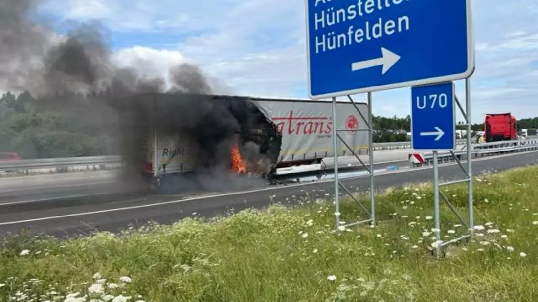POL-WI: LKW-Brand auf der A3 Richtung Köln verursacht langen Stau - Bild: presseportal.de