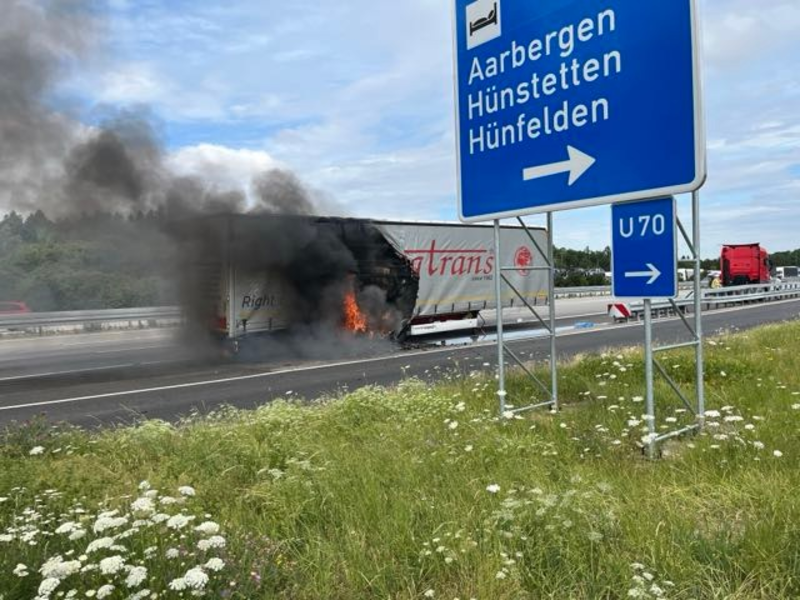 POL-WI: LKW-Brand auf der A3 Richtung Köln verursacht langen Stau - Foto: presseportal.de