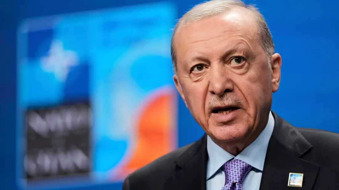 Präsident Erdogan begrüßt die Waffenniederlegung  - Bild: Matthias Schrader/AP/dpa