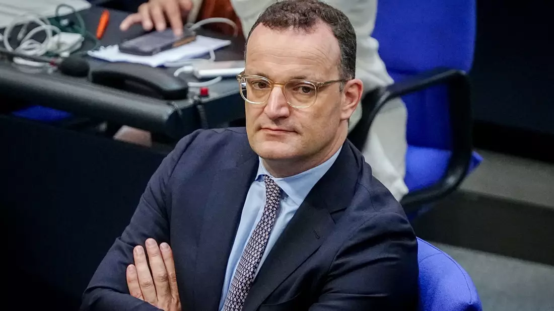 Spahn sieht sich nach abgesagter Richterwahl Vorwürfen ausgesetzt.  - Bild: Kay Nietfeld/dpa