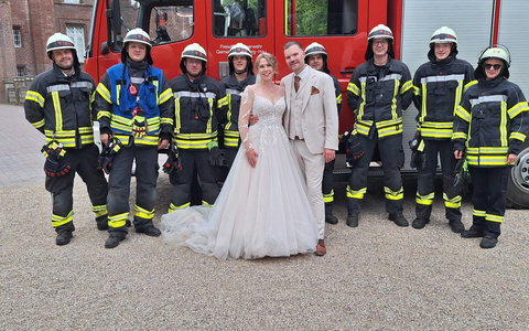 FW-KLE: Feueralarm bei der Hochzeit - ein Funken Romantik mit echtem Einsatz - Foto: presseportal.de