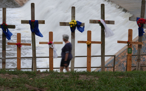 Eine US-Flagge. - Foto: Eric Gay/AP/dpa