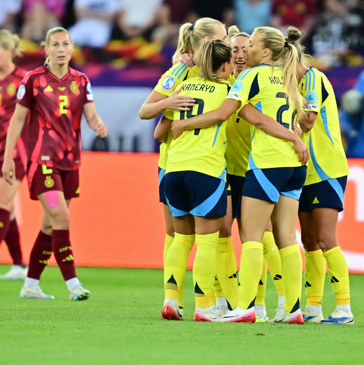 Bundestrainer Christian Wück beobachtete Gegner Frankreich beim 5:2 gegen die Niederlande. - Foto: Sebastian Christoph Gollnow/dpa