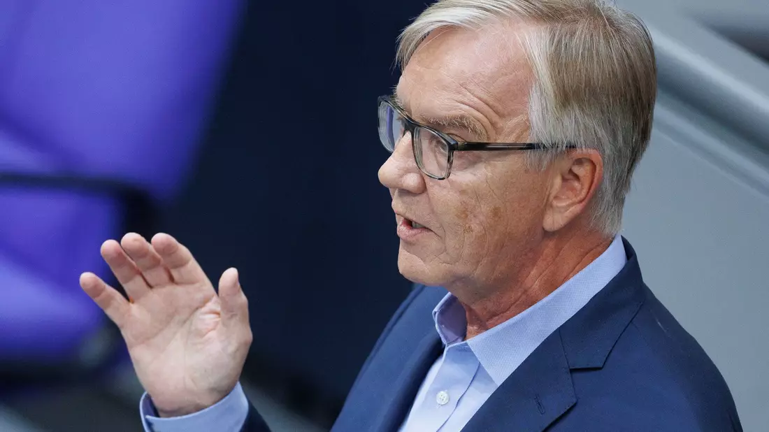 Bartsch fordert einen Kurswechsel bei der Rente. (Archivbild) - Bild: Carsten Koall/dpa