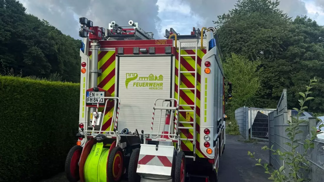 FW-EN: Feuerwehr rettet Seniorin von steilem Dachboden - ungewöhnlicher Einsatz in der Innenstadt - Vier Einsätze am Wochenende - Bild: presseportal.de