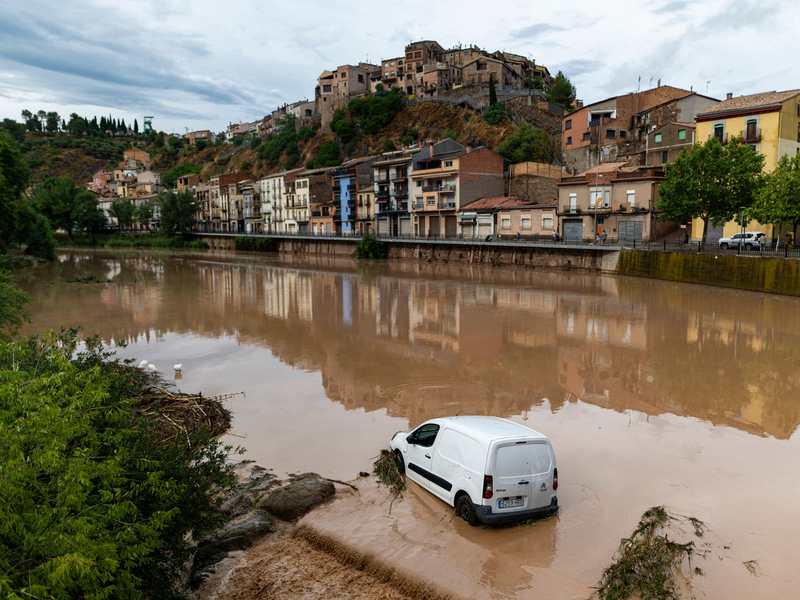 Starke Regenfälle, teils mit Hagel, haben mehrere Regionen in Spanien heimgesucht. - Foto: Lorena Sopêna/EUROPA PRESS/dpa