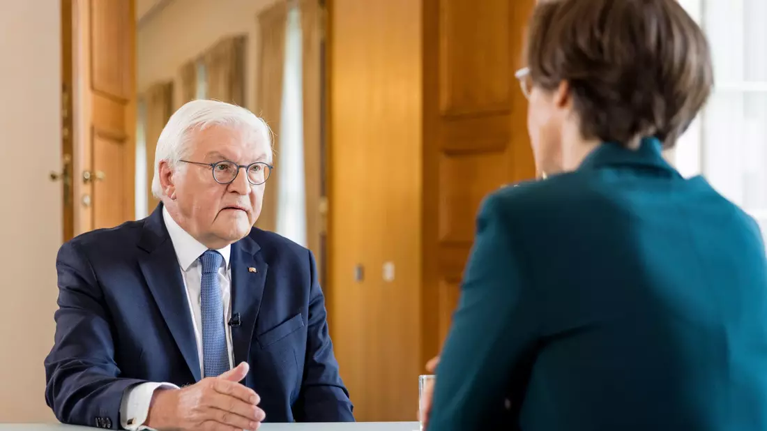 Bundespräsident Frank-Walter Steinmeier macht sich für eine Wehrpflicht in Deutschland stark. - Bild: Thomas Kierok/ZDF/dpa