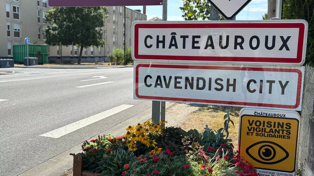 Zu Ehren des ehemaligen Sprinters Mark Cavendish: Der Ankunftsort der 9. Tour-Etappe trägt vorübergehend den Beinamen «Cavendish City». - Bild: Felix Schröder/dpa