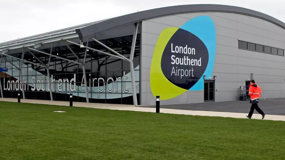 Der Flughafen London Southend bleibt nach dem Absturz eines Geschäftsflugzeugs vorübergehend geschlossen. (Archivbild)  - Bild: Chris Radburn/PA Wire/dpa