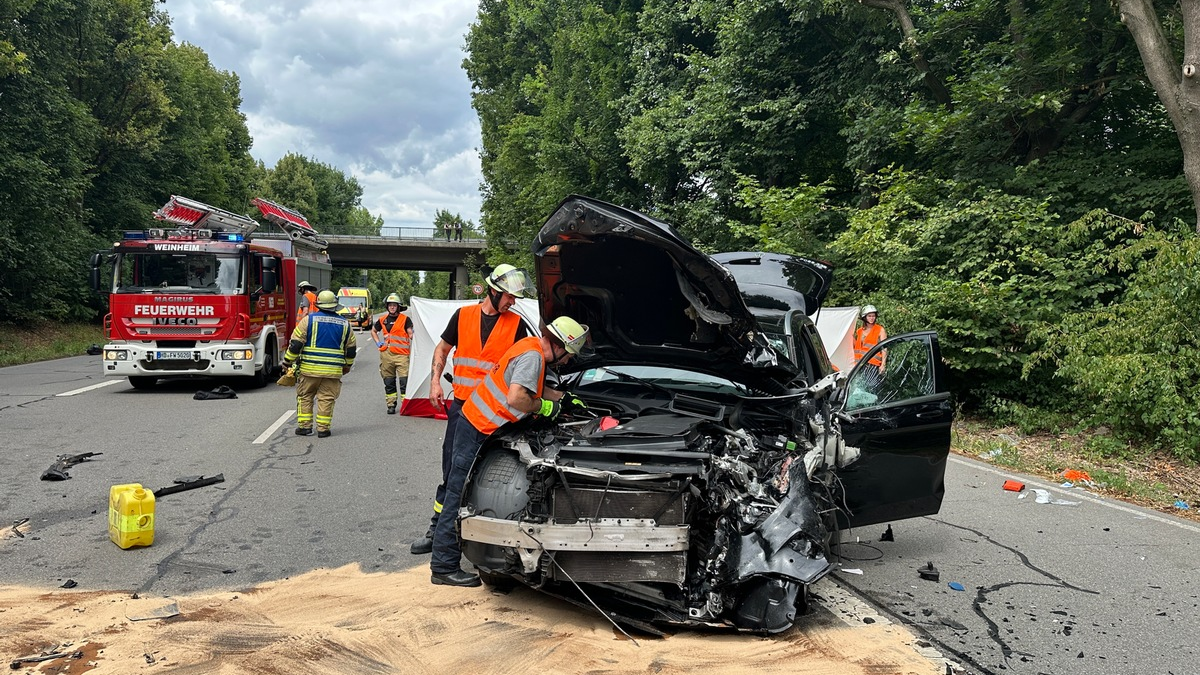 FW Weinheim: Feuerwehr Weinheim im Aufwendiger Feuerwehreinsatz mit technischer Rettung auf der Westtangente - Foto: presseportal.de