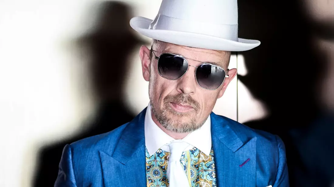 Neuste Musikvideos statt quietschende Reifen: Jan Delay ist großer Fan der ehemaligen Musikvideosendung «Formel Eins». (Archivbild) - Bild: Christian Charisius/dpa