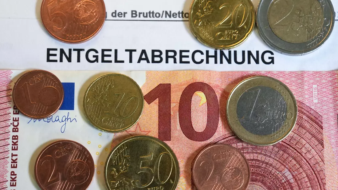 Mindestlohn für eine Stunde: 13,90 Euro ab 2026  - Bild: Marcus Brandt/dpa