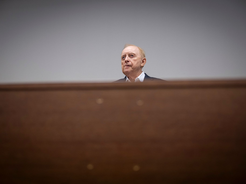 Schuhbeck entschuldigte sich bei seinen Gläubigern.  - Foto: Peter Kneffel/dpa