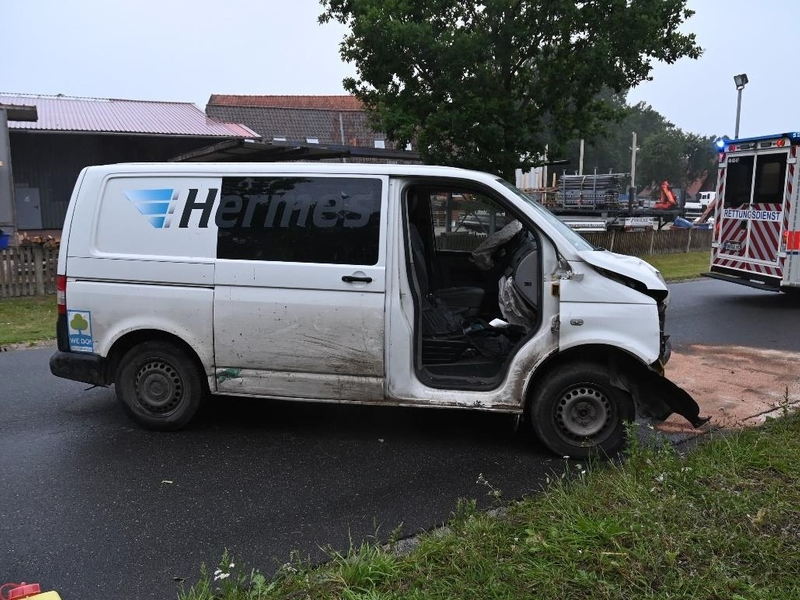 POL-ROW: ++ Verkehrsunfall auf der B 440 - Fahrer schwer verletzt ++ Widerstand gegen Polizeibeamte in Tarmstedt - ein Beamter leicht verletzt ++ Polizei stoppt mehrere Trunkenheitsfahrten im Landkreis ++ - Foto: presseportal.de