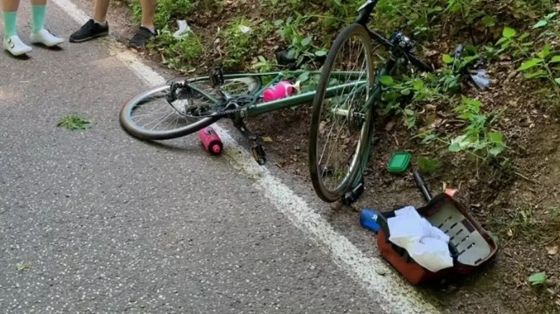 POL-PDLD: St. Martin - Autofahrer übersieht Rennradfahrer - Bild: presseportal.de
