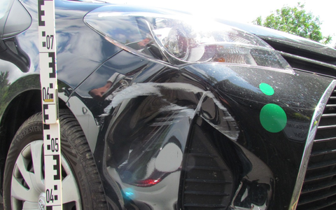 POL-HM: Zeugenaufruf: Unfallflucht in Tiefgarage - Foto: presseportal.de