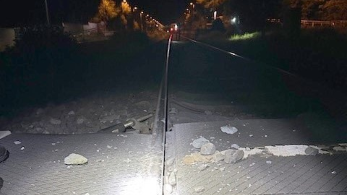 BPOL-FL: Schottersteine auf den Gleisen sorgen für einen lauten Knall - Bundespolizei sucht Zeugen - Foto: presseportal.de