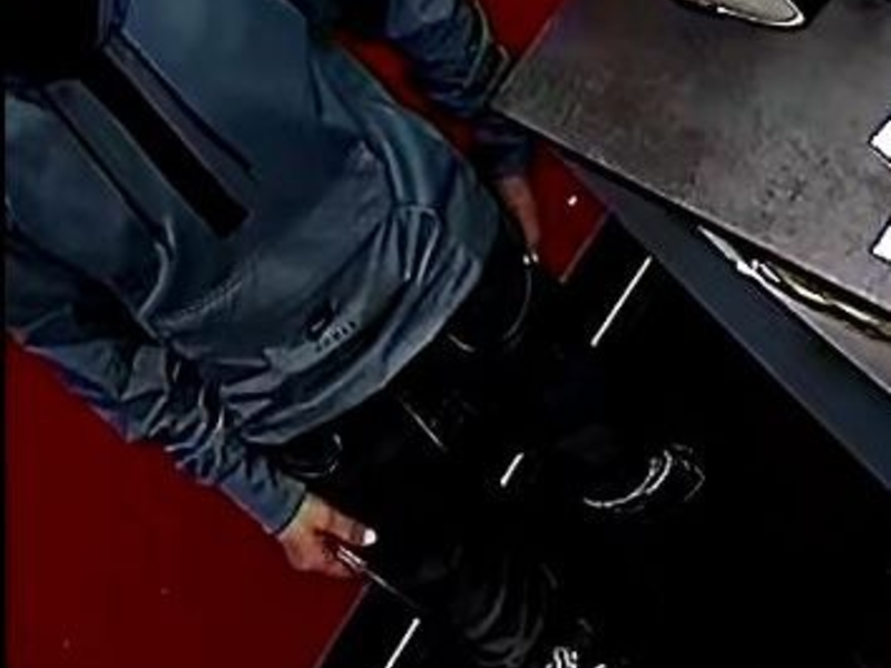 POL-SLS: Öffentlichkeitsfahndung nach versuchtem schweren Raub auf Tankstelle - Foto: presseportal.de