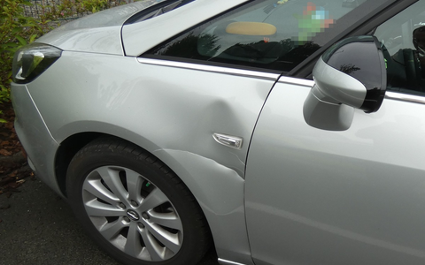 POL-HM: Zeugenaufruf: Unfallflucht auf Parkplatz einer Gärtnerei - Foto: presseportal.de