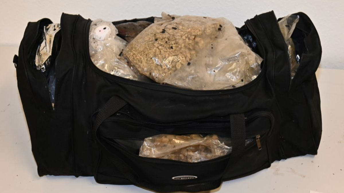 POL-STD: Drogenfund an der Aue in Horneburg in 2024 - Polizei sucht Hinweise und Zeugen - Foto: presseportal.de