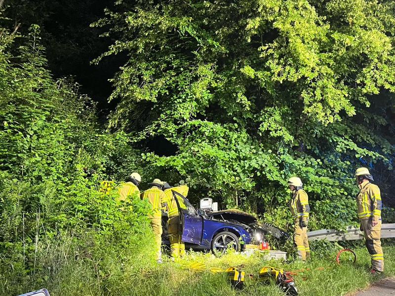 POL-AC: Alleinunfall - Drei junge Männer bei Verkehrsunfall verletzt - Foto: presseportal.de