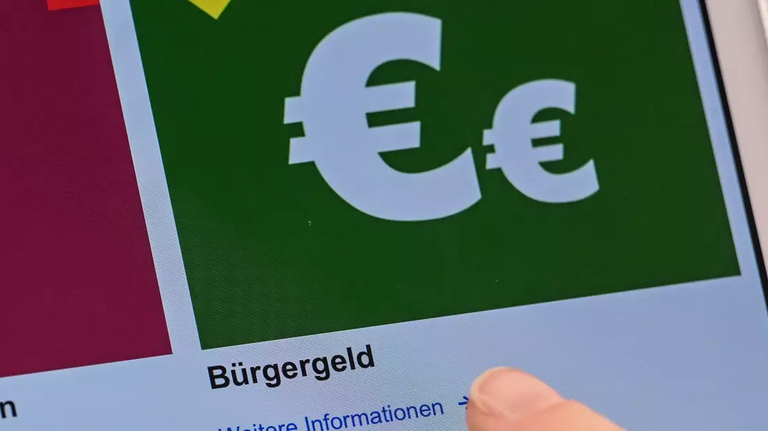 Rund 5,5 Millionen Menschen in Deutschland beziehen Bürgergeld. (Symbolbild) - Bild: Jens Kalaene/dpa