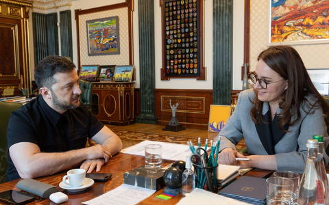 Der ukrainische Präsident Wolodymyr Selenskyj beauftragt die stellvertretende Ministerpräsidentin Julia Swyrydenko mit einer Regierungsumbildung.  - Foto: President Of Ukraine/APA Images/ZUMA Press Wire/dpa