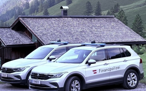 HZA-A: Grenzüberschreitende Bekämpfung von Schwarzarbeit - Foto: presseportal.de