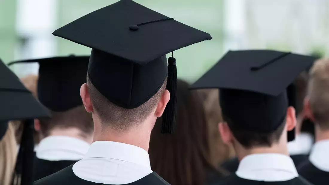 Die höchste Bachelorabschlussquote gibt es nach acht Semestern bei den Rechts-, Wirtschafts- und Sozialwissenschaften, die niedrigste bei den Geisteswissenschaften. (Archivbild) - Bild: Silas Stein/dpa