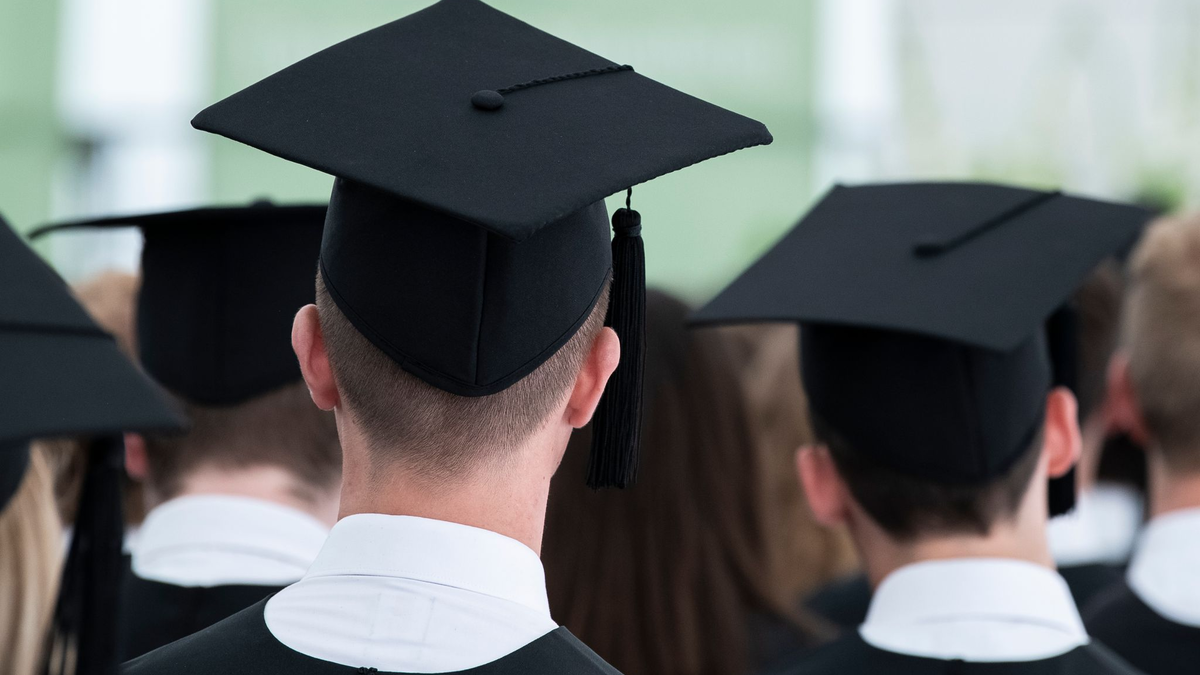 Die höchste Bachelorabschlussquote gibt es nach acht Semestern bei den Rechts-, Wirtschafts- und Sozialwissenschaften, die niedrigste bei den Geisteswissenschaften. (Archivbild) - Foto: Silas Stein/dpa