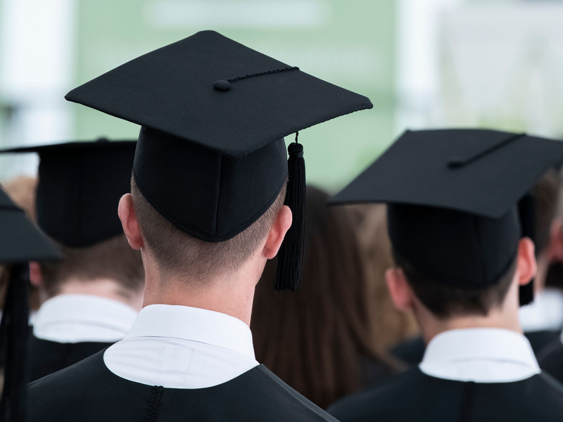 Die höchste Bachelorabschlussquote gibt es nach acht Semestern bei den Rechts-, Wirtschafts- und Sozialwissenschaften, die niedrigste bei den Geisteswissenschaften. (Archivbild) - Foto: Silas Stein/dpa