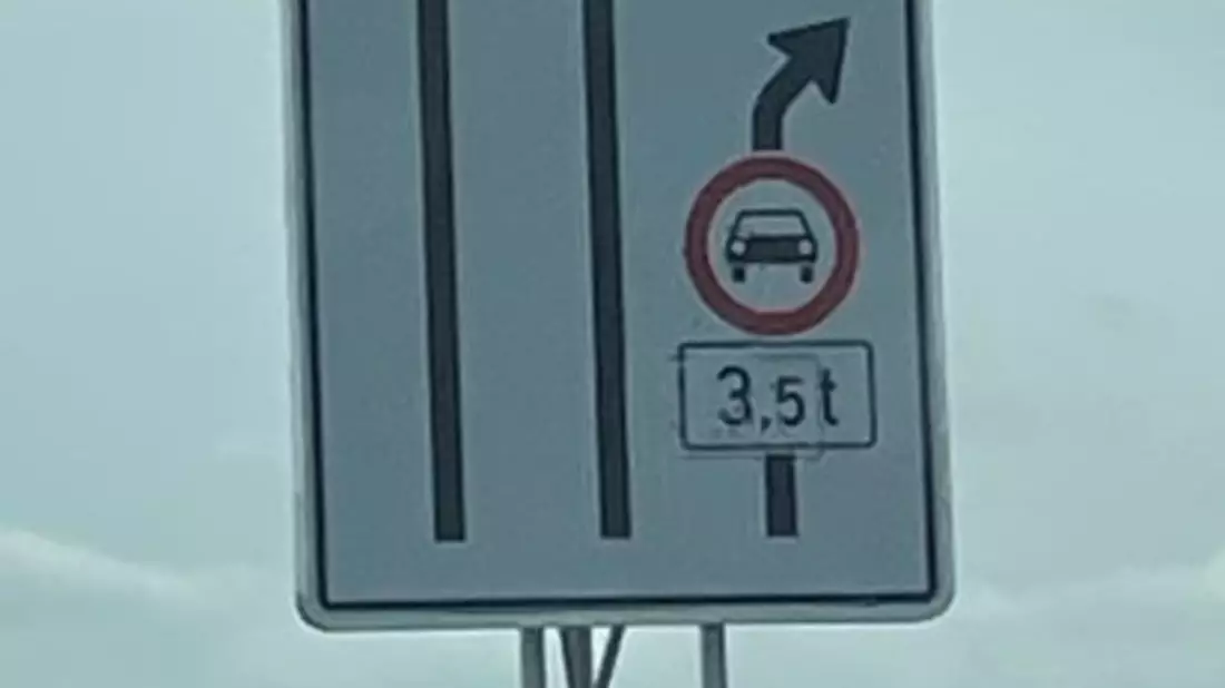 POL-VDMZ: Polizei kontrolliert Einhaltung der Durchfahrtsbeschränkung an der A643 AS Mombach- 24 Verstöße festgestellt - Bild: presseportal.de
