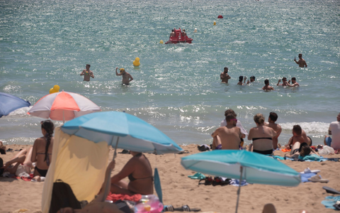 Wer darf wann in die Sommerferien - zwischen den Bundesländern kommt es darüber immer wieder zum Streit. (Archivbild) - Foto: Clara Margais/dpa
