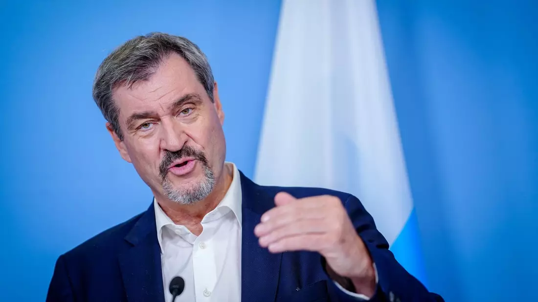 Die Südländer gehen grundsätzlich als letzte in die Sommerferien. Für Bayern wird das nach Aussage von Ministerpräsident Markus Söder (CSU) auch weiterhin gelten. (Archivbild) - Bild: Kay Nietfeld/dpa