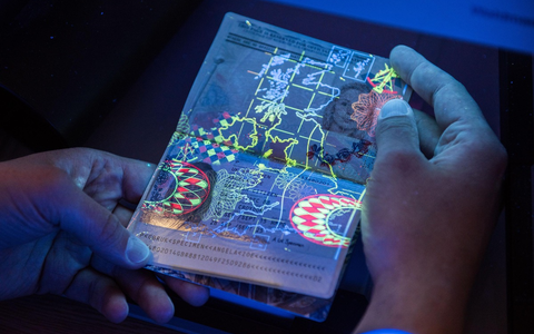 BPOL NRW: 3 Frauen mit total gefälschten Ausweisen von Bundespolizei in Fernreisebus gestellt - Rückführung erfolgte in die Niederlande - Foto: presseportal.de BPOL NRW: 3 Frauen mit total gefälschten Ausweisen von Bundespolizei in Fernreisebus gestellt - Rückführung erfolgte in die Niederlande - Foto: presseportal.de