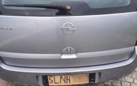 BPOL-FL: FL - Selbstgemaltes Kennzeichen überführt Autofahrerin - Foto: presseportal.de