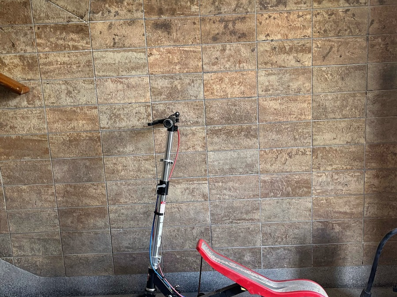 POL-SO: Randalierer lassen auffälligen Roller zurück - Foto: presseportal.de