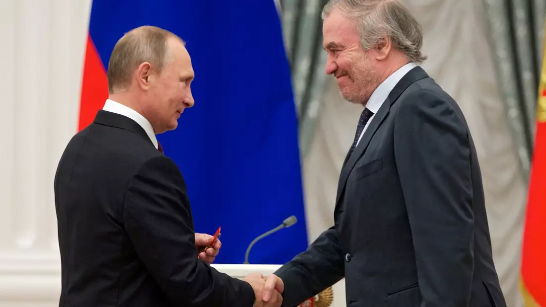 Waleri Gergijew gilt seit Jahren als prominenter Unterstützer Putins. (Archivbild) - Bild: Ivan Sekretarev/Pool/AP POOL/dpa