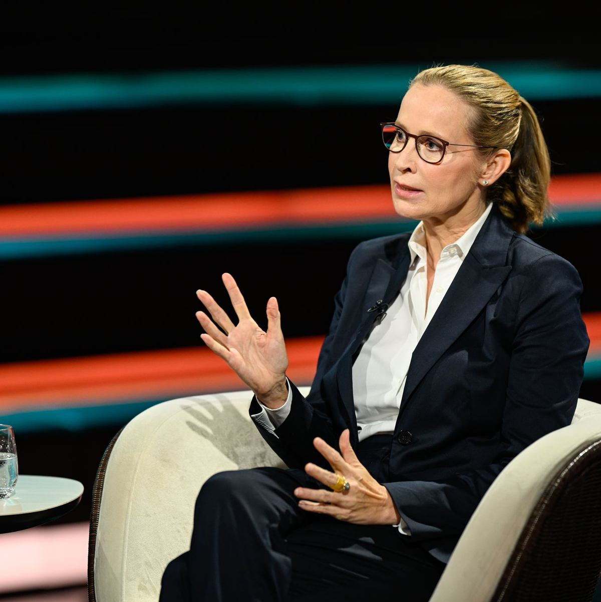 Die Staatsrechtlerin Frauke Brosius-Gersdorf wehrt sich in der ZDF-Sendung «Markus Lanz» gegen die Vorwürfe, die im Zusammenhang mit ihrer Nominierung als Bundesverfassungsrichterin gegen sie erhoben werden. - Foto: Markus Hertrich/ZDF/dpa