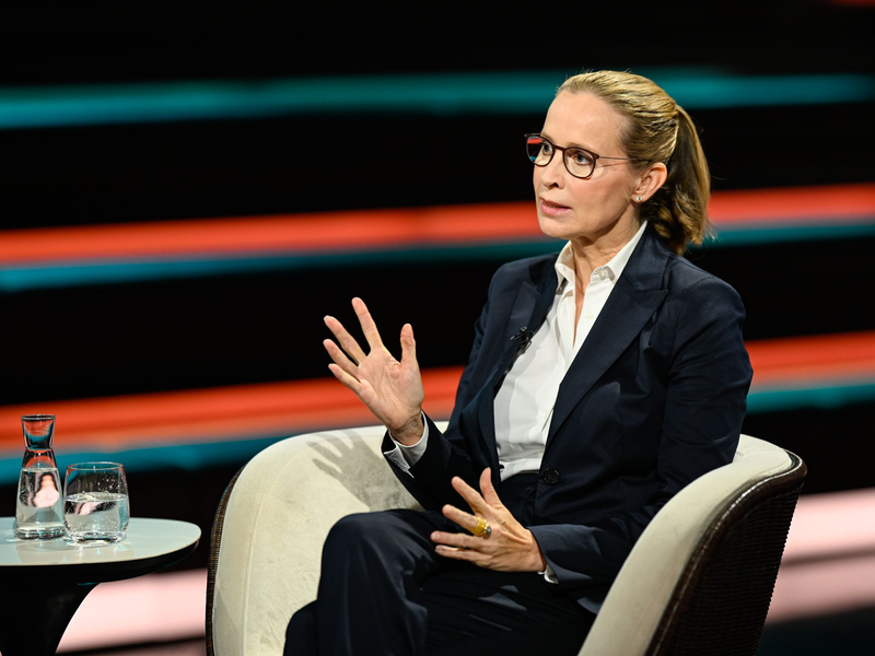 Die Staatsrechtlerin Frauke Brosius-Gersdorf wehrt sich in der ZDF-Sendung «Markus Lanz» gegen die Vorwürfe, die im Zusammenhang mit ihrer Nominierung als Bundesverfassungsrichterin gegen sie erhoben werden. - Foto: Markus Hertrich/ZDF/dpa